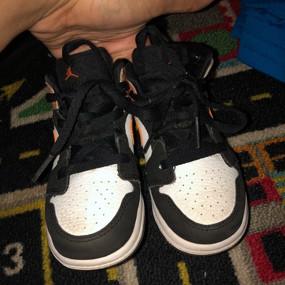 Jordan retro 1 toddler 8c - Picture 1 of 3
